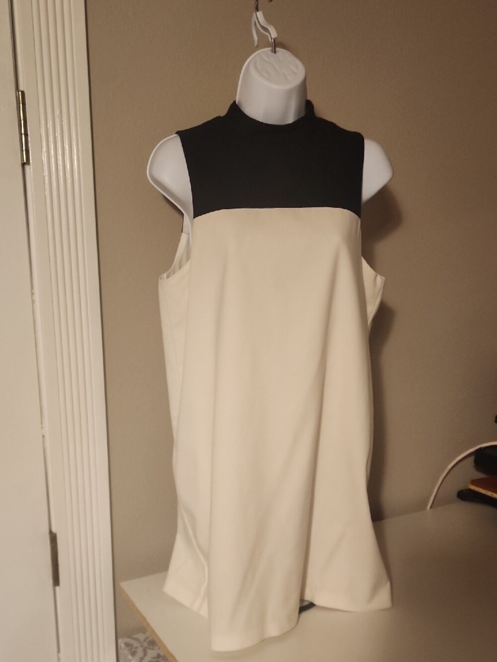 Tobi Black and Cream Mock Neck Sleeveless Shift Dress